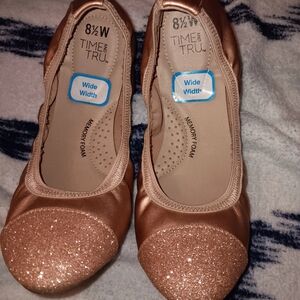 NWOB Rose gold glitter toed ballerina slippers